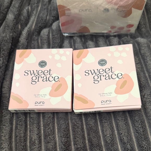 Pura Sweet Grace Car Fragrance Diffuser Set with two extra refills. - Picture 3 of 5
